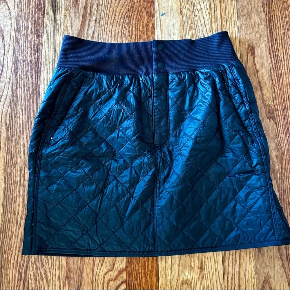 Athleta Quilted Lodge Skirt Black with Rib Waistband - size 2